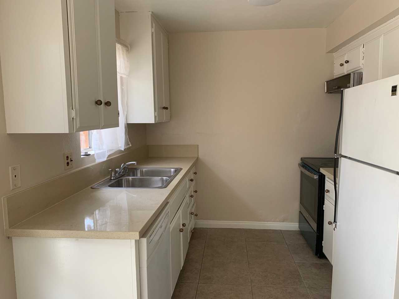 921 Mount Olive Dr - Photo 2 of 16
