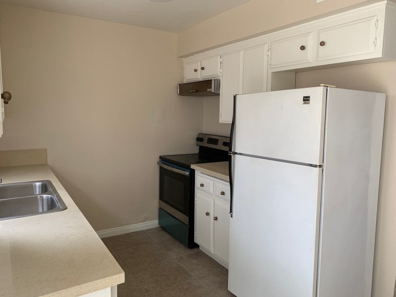 921 Mount Olive Dr - Photo 3 of 16