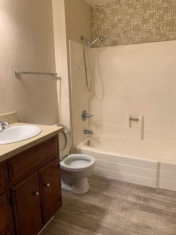921 Mount Olive Dr - Photo 7 of 16
