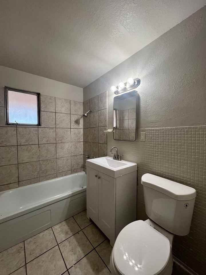 1020 Taos Dr - Photo 5 of 34