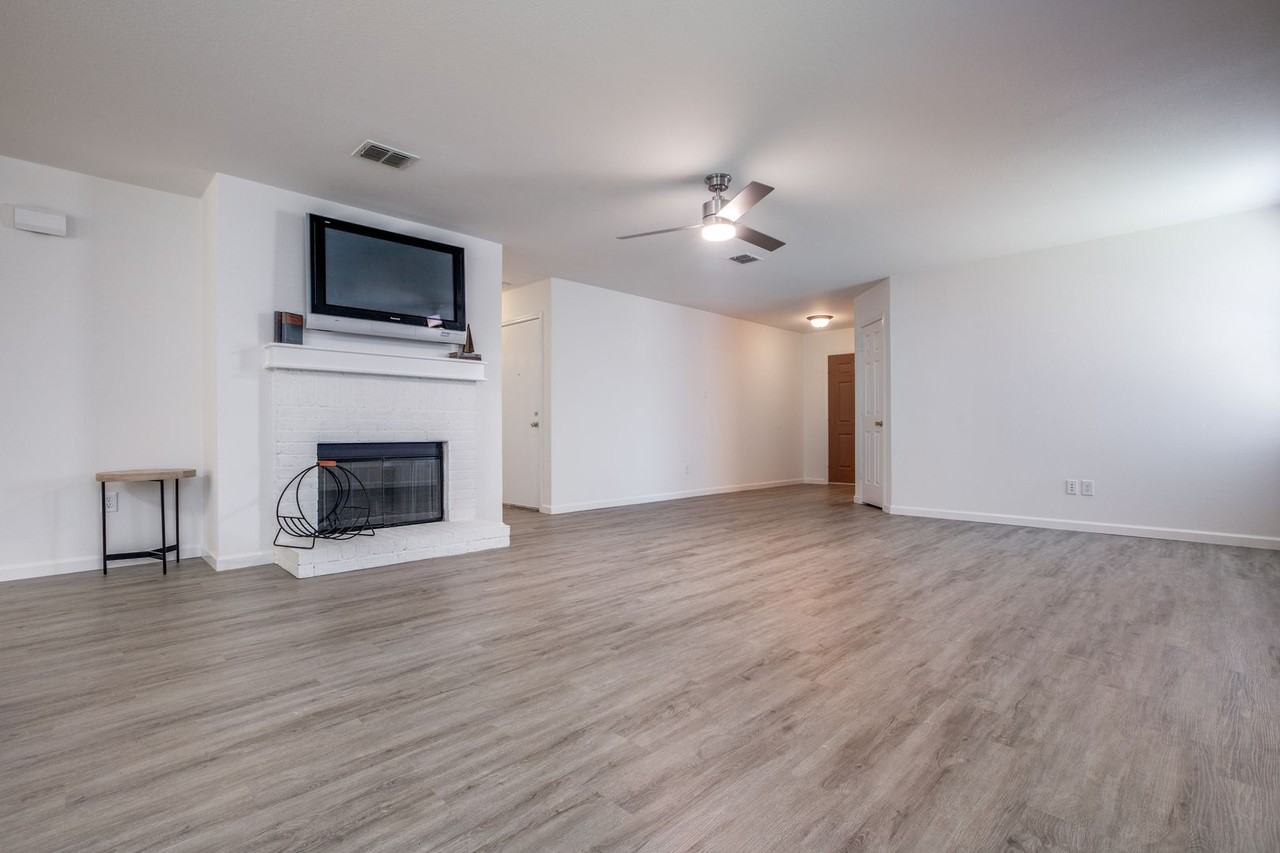 12685 Drexel St - Photo 4 of 13