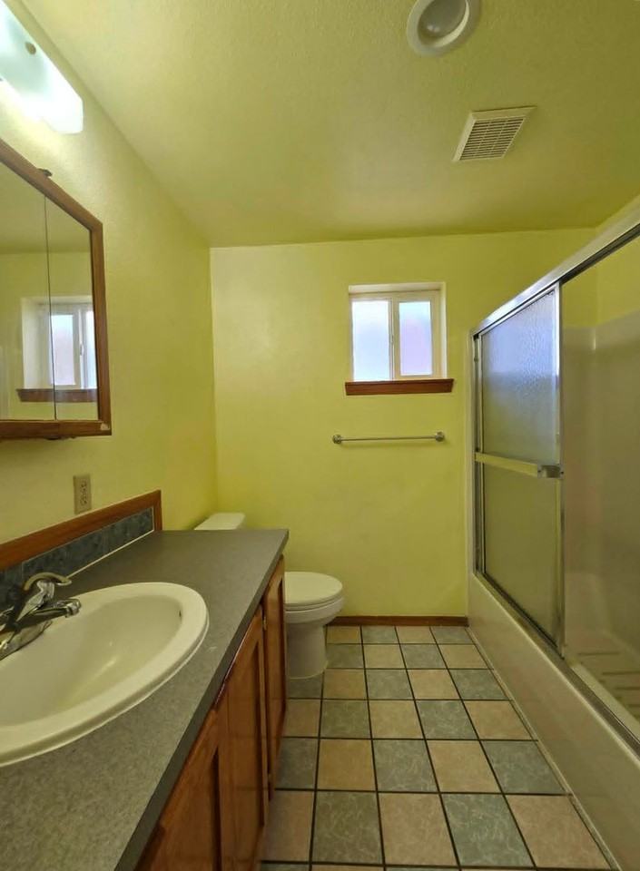 2114 Becker St - Photo 7 of 11