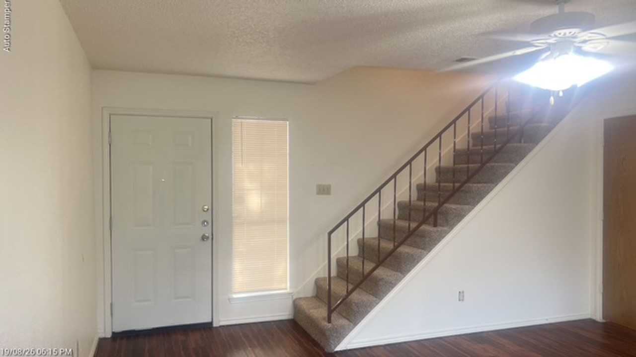 3803 Braden Ln - Photo 4 of 31