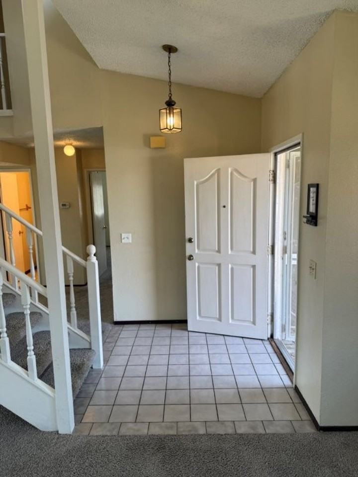 1003 Blackspur Ct - Photo 4 of 50