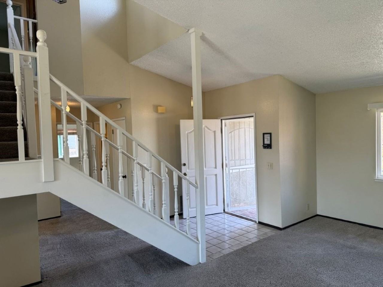 1003 Blackspur Ct - Photo 5 of 50