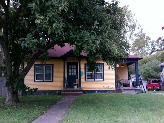 901 N Limestone - Photo 2 of 2