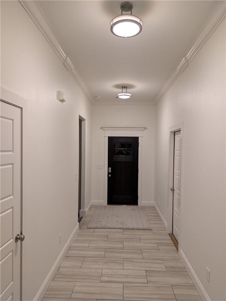 1918 S Garland Ave - Photo 4 of 28
