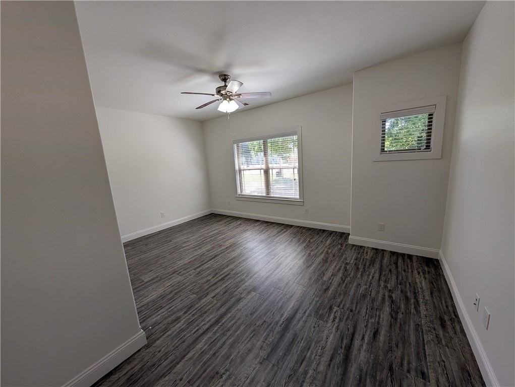 1918 S Garland Ave - Photo 5 of 28