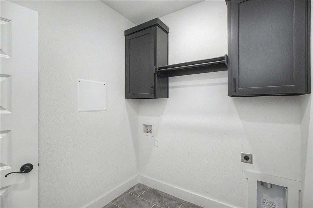 2102 N Dagan St - Photo 3 of 30