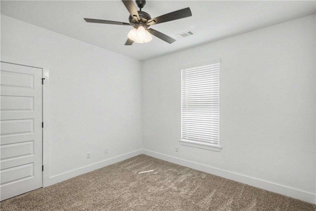 2102 N Dagan St - Photo 4 of 30