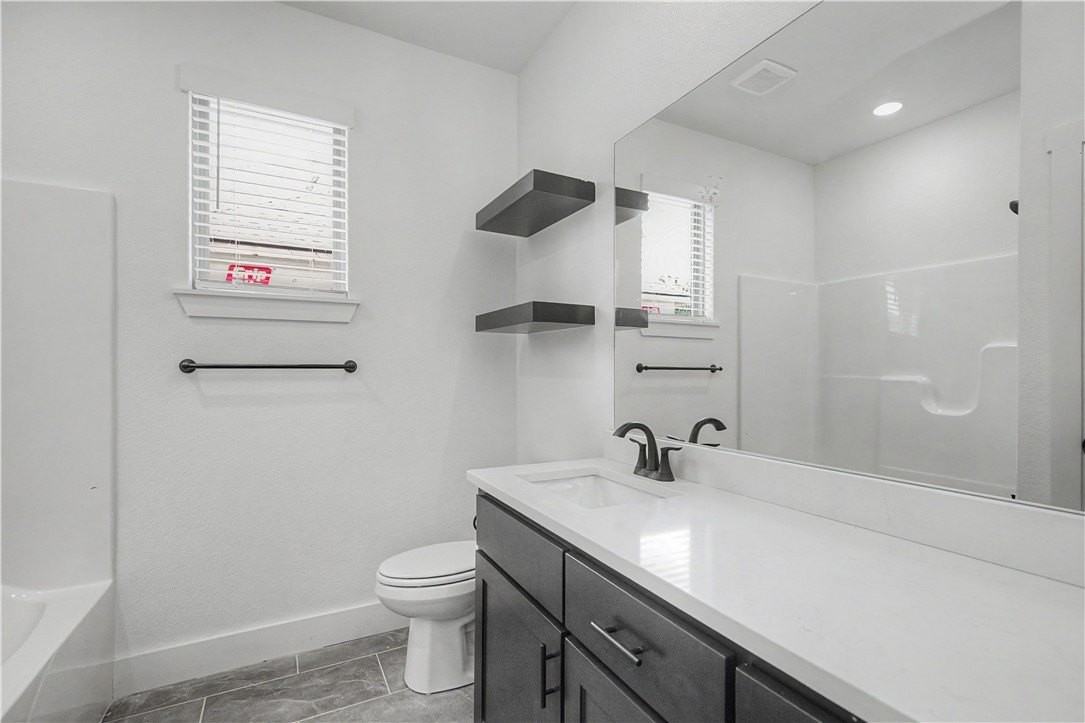 2102 N Dagan St - Photo 5 of 30