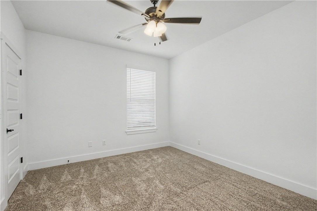 2102 N Dagan St - Photo 7 of 30