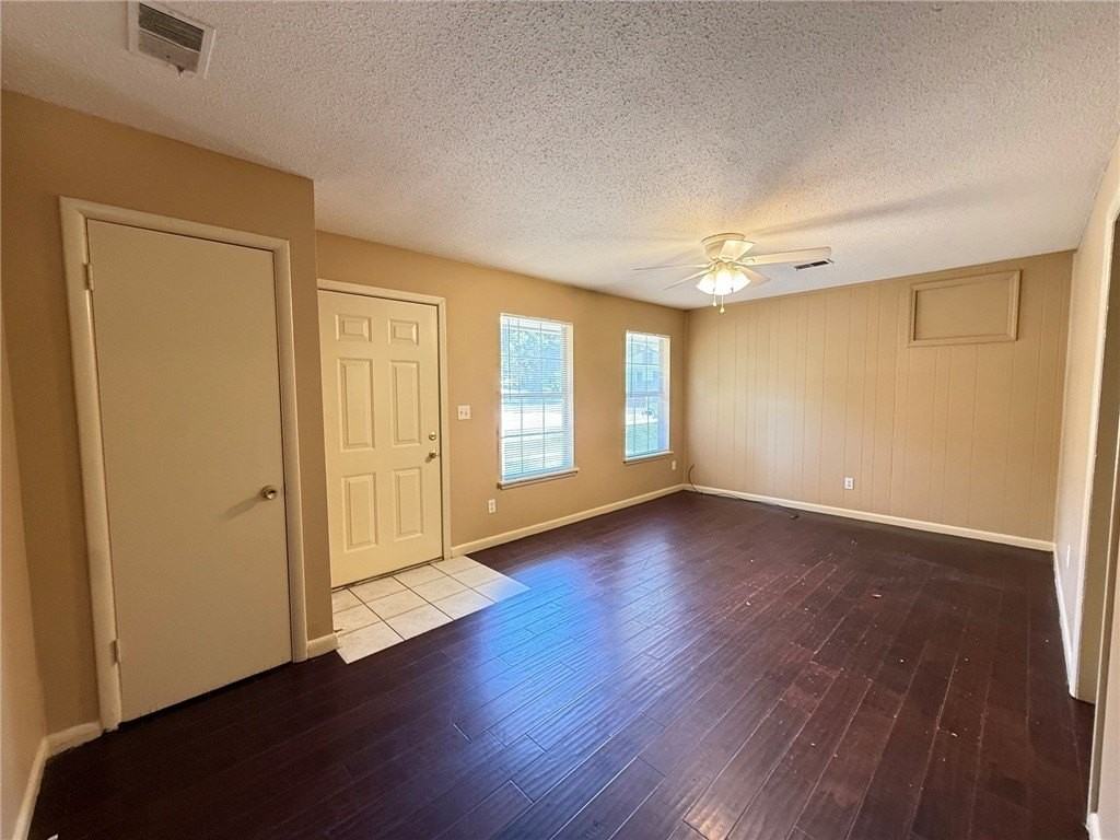 2208 Sycamore Pl - Photo 7 of 18
