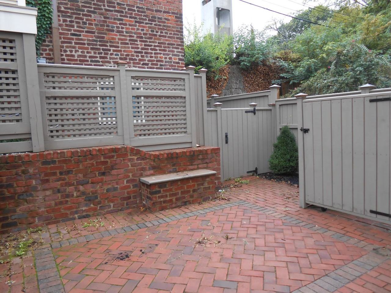 2119 E Broad St - Photo 4 of 29