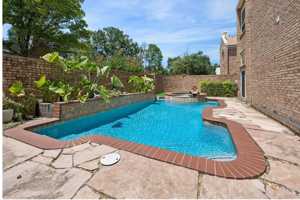 featured image of 1017 Nantucket Dr
