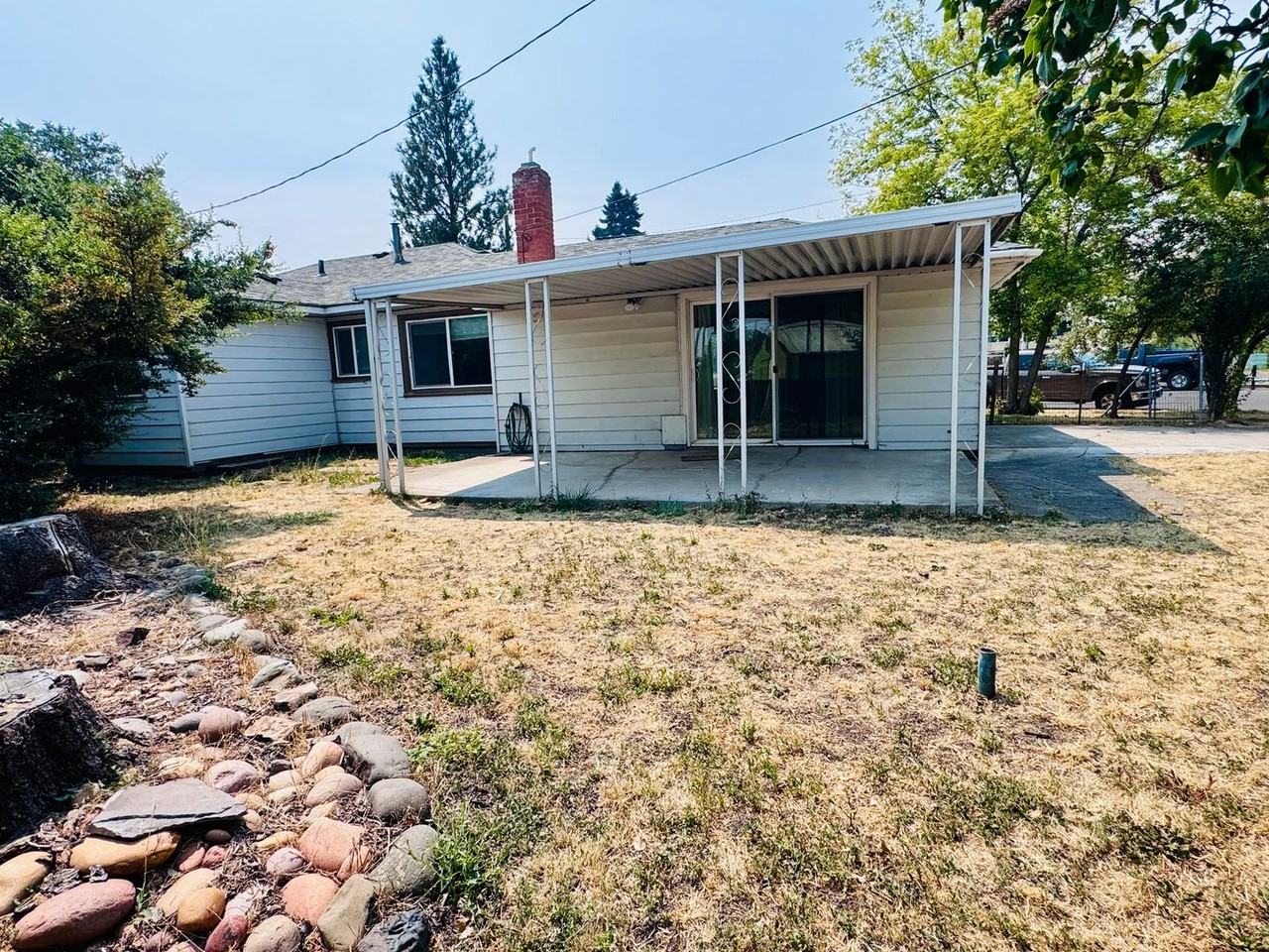 1101 F Ave - Photo 2 of 27