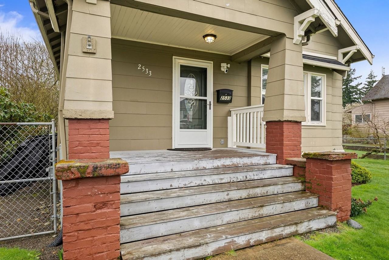 2533 S M St - Photo 4 of 39