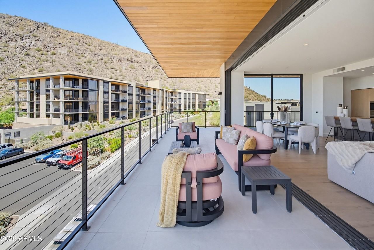 4849 N Camelback Ridge Dr #B405 - Photo 5 of 32