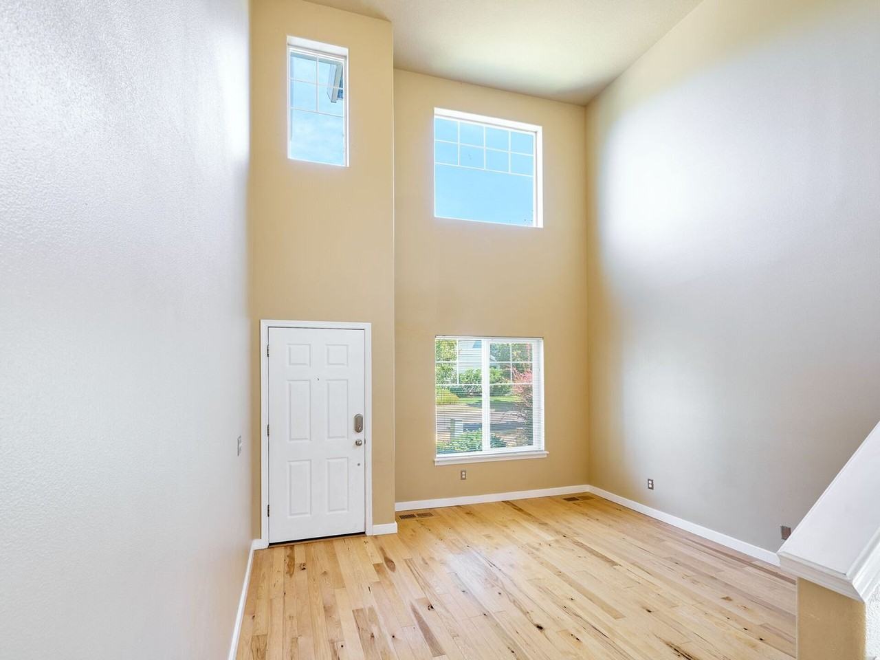224 Derby St Se - Photo 3 of 29