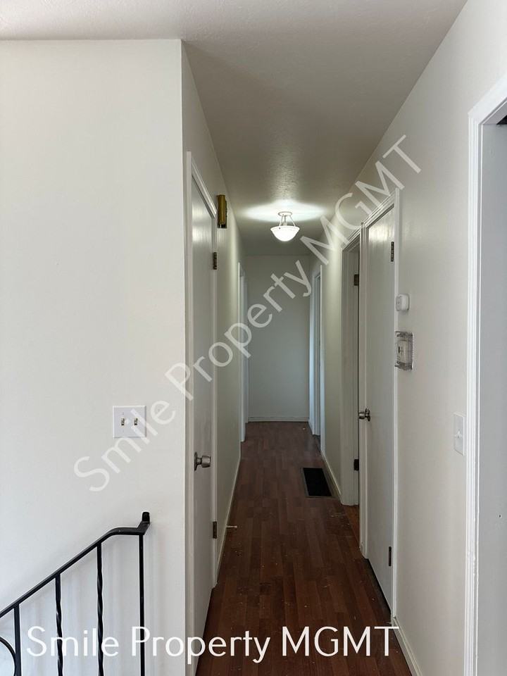 1003 Ne 175th Ave - Photo 5 of 18