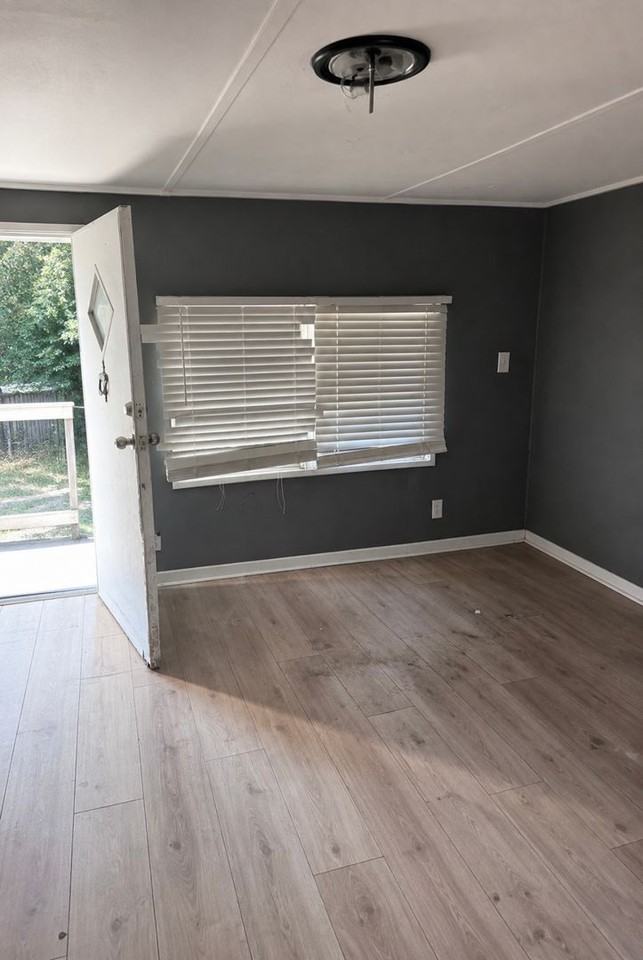 1 Oak Street Colbert LLC - Photo 2 of 16