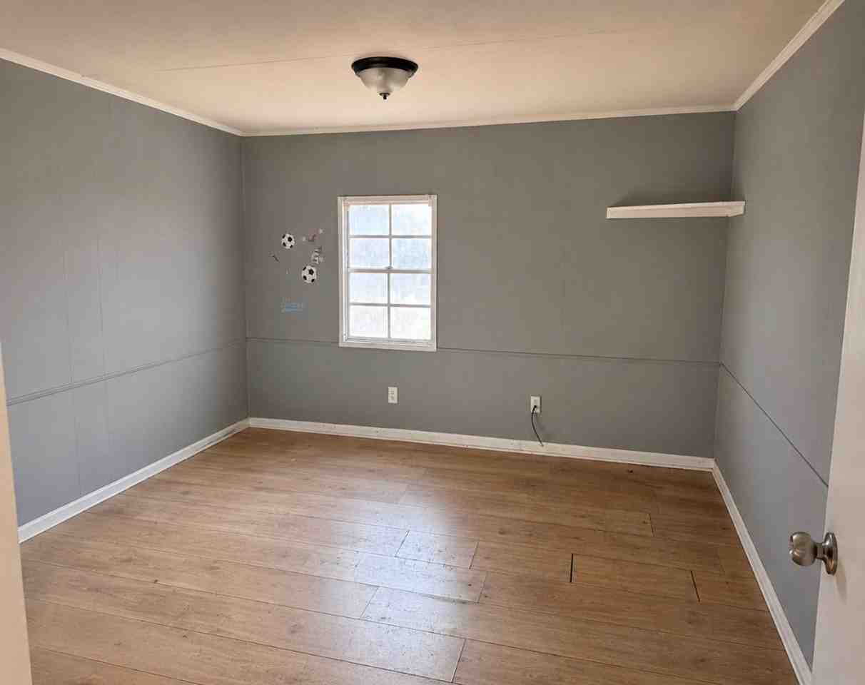 1 Oak Street Colbert LLC - Photo 4 of 16