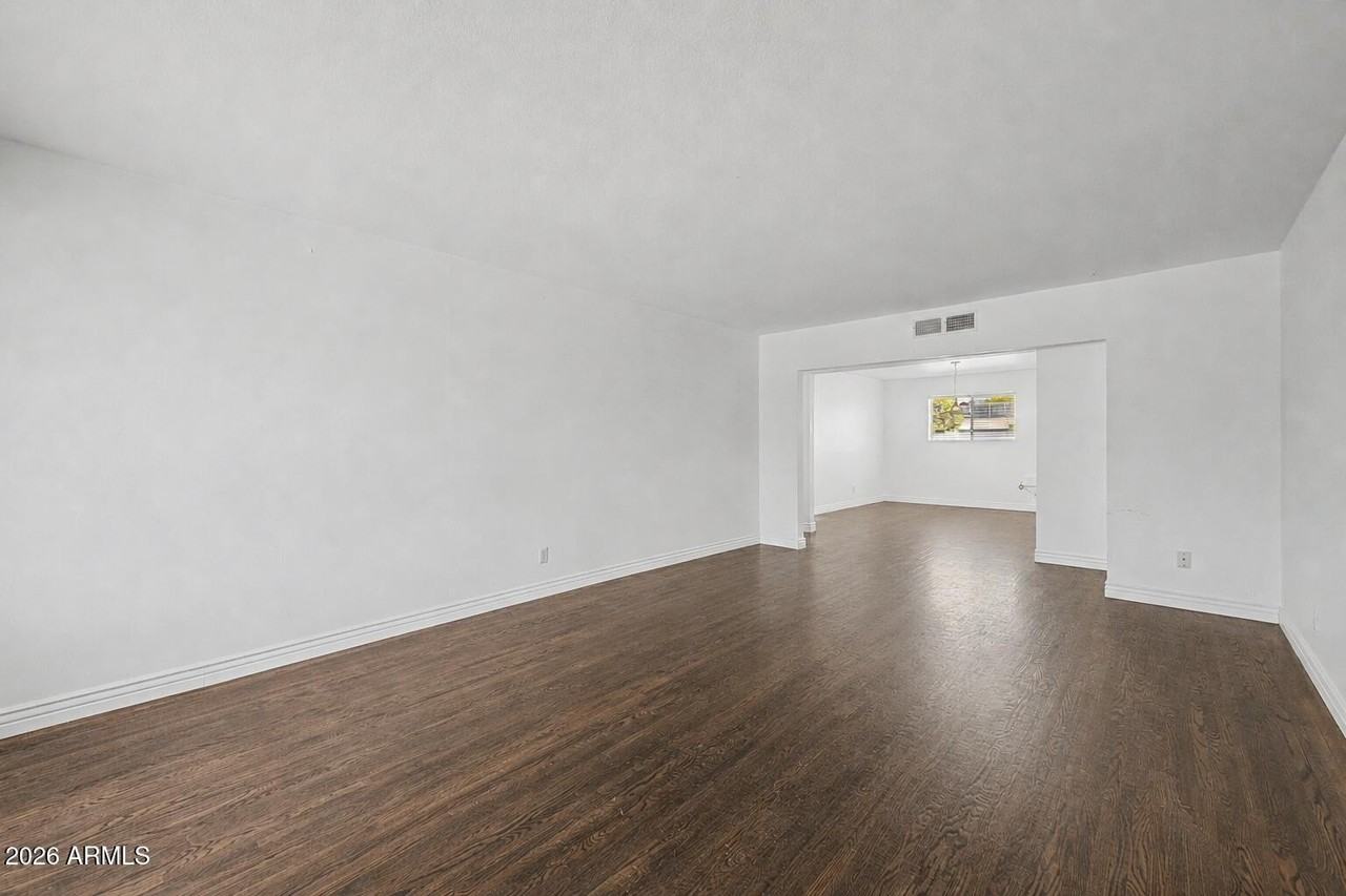 106 E Geneva Dr - Photo 6 of 34