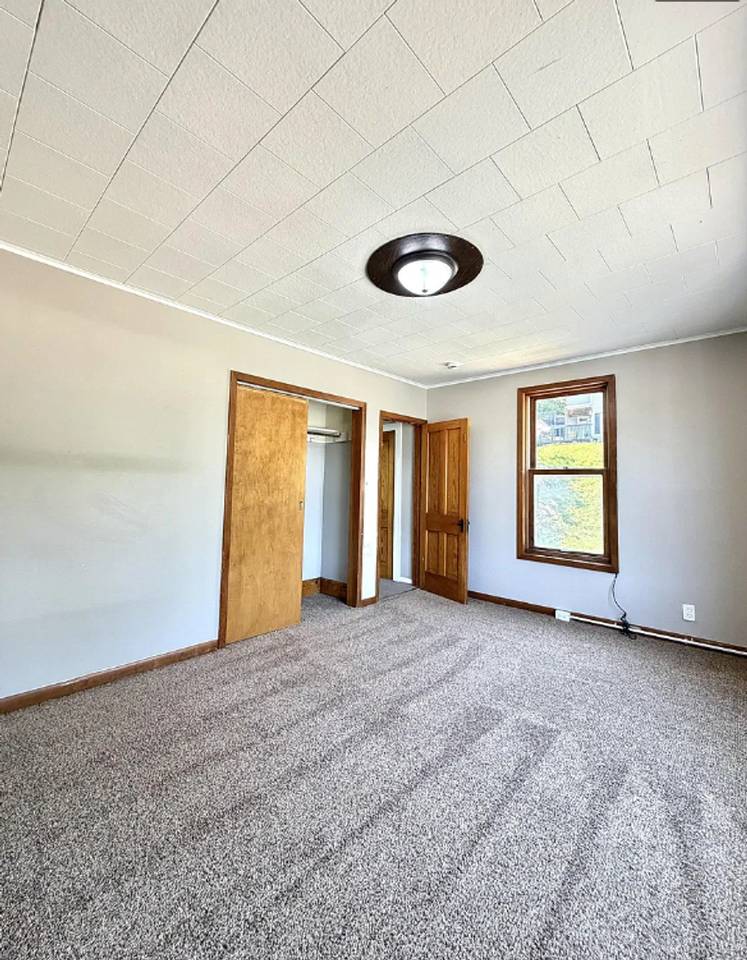 2106 Kleine St - Photo 5 of 7