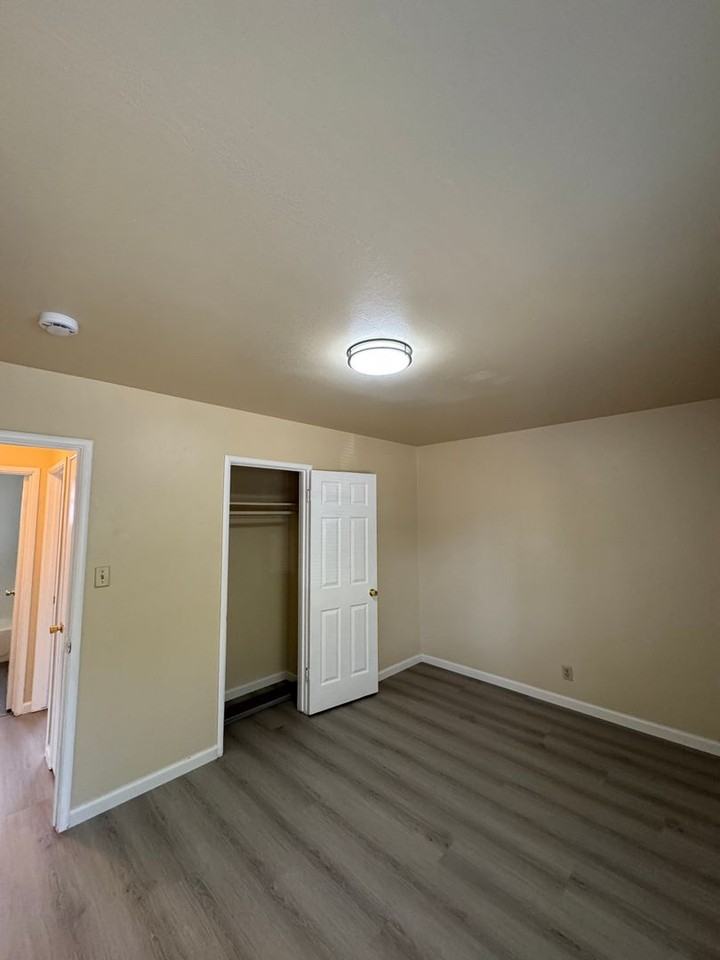 49 49 & 53 Mosswood Avenue - Photo 2 of 26