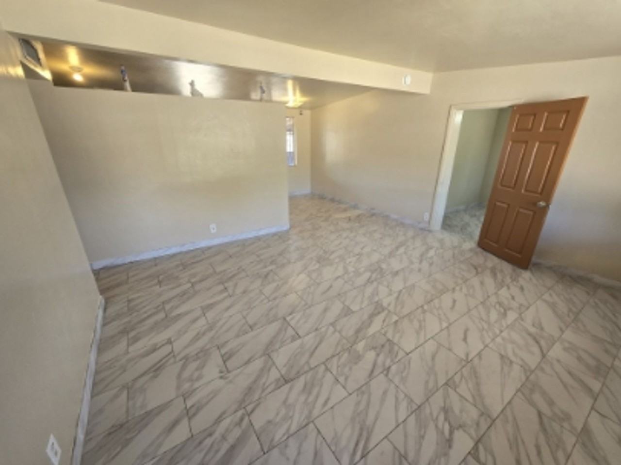 5010 E 23rd St - Photo 3 of 25