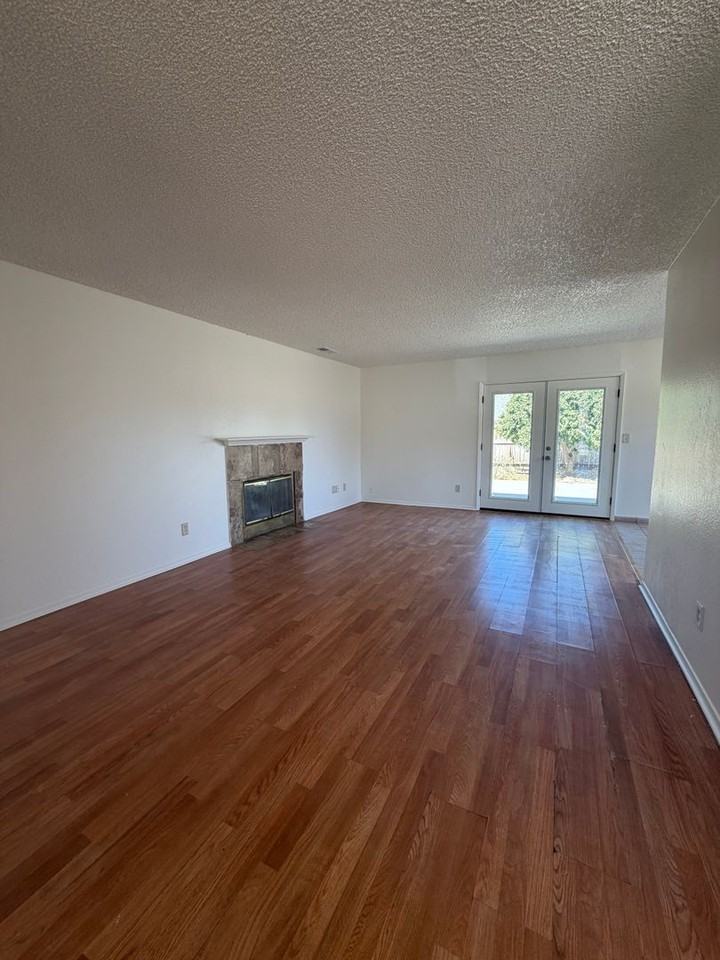 200 Armona Ave - Photo 3 of 30