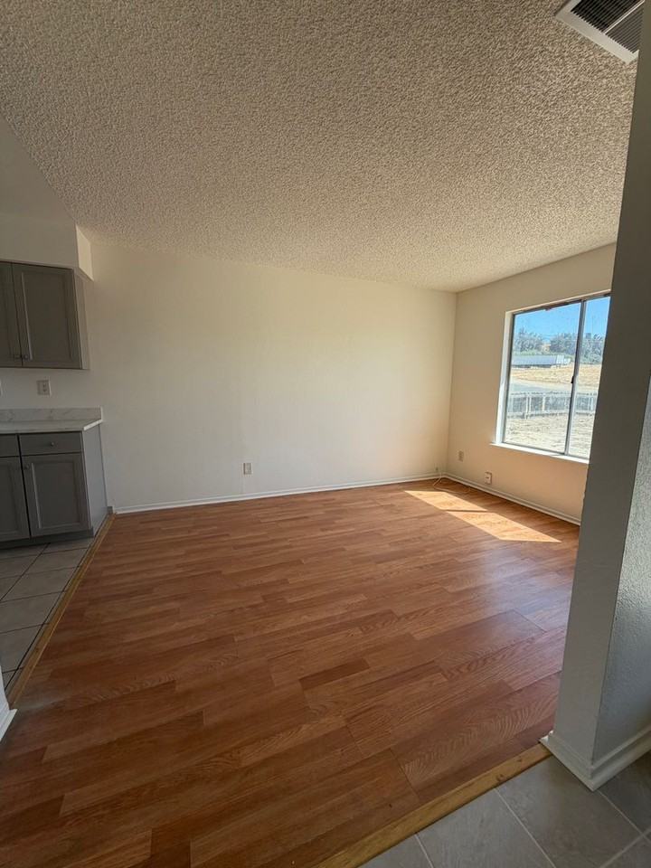 200 Armona Ave - Photo 4 of 30
