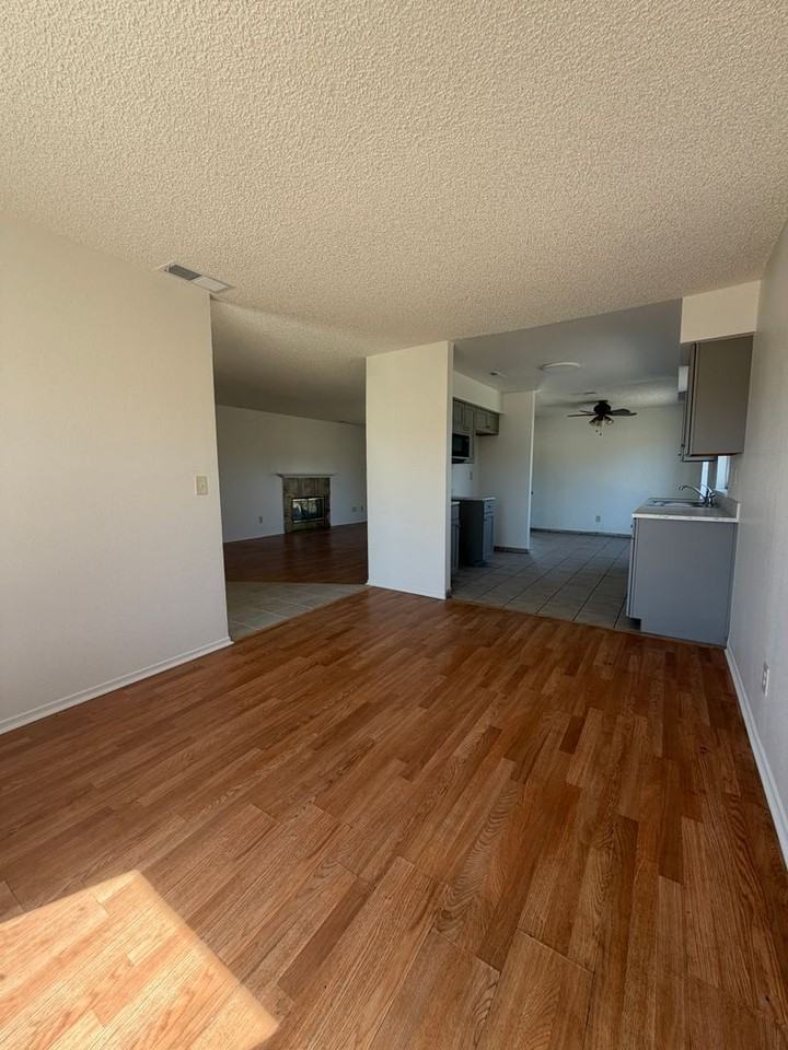 200 Armona Ave - Photo 5 of 30