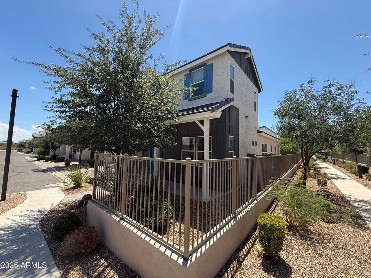 15694 W Melvin St - Photo 2 of 34