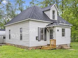 featured image of 240 E Mill St