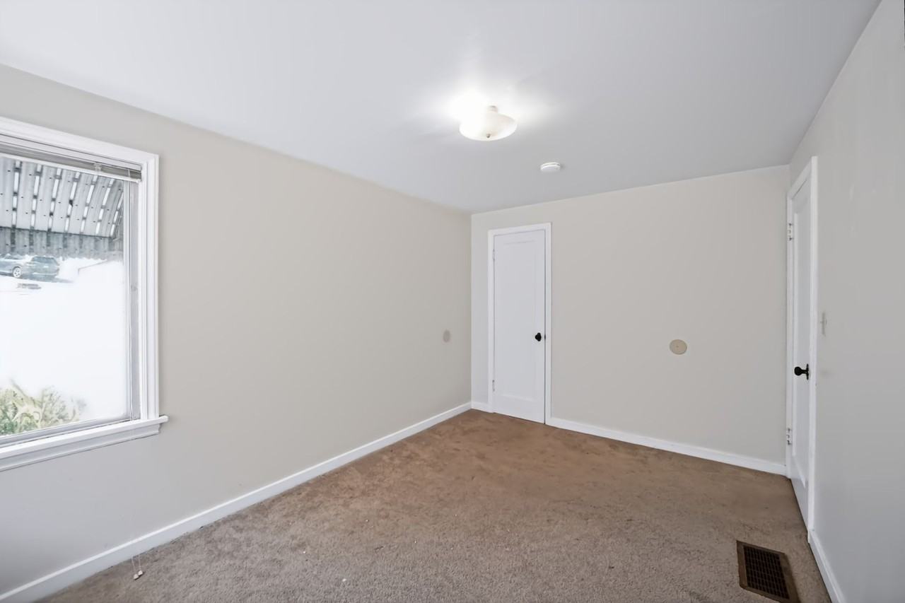 2015 S Edmunds St - Photo 7 of 15