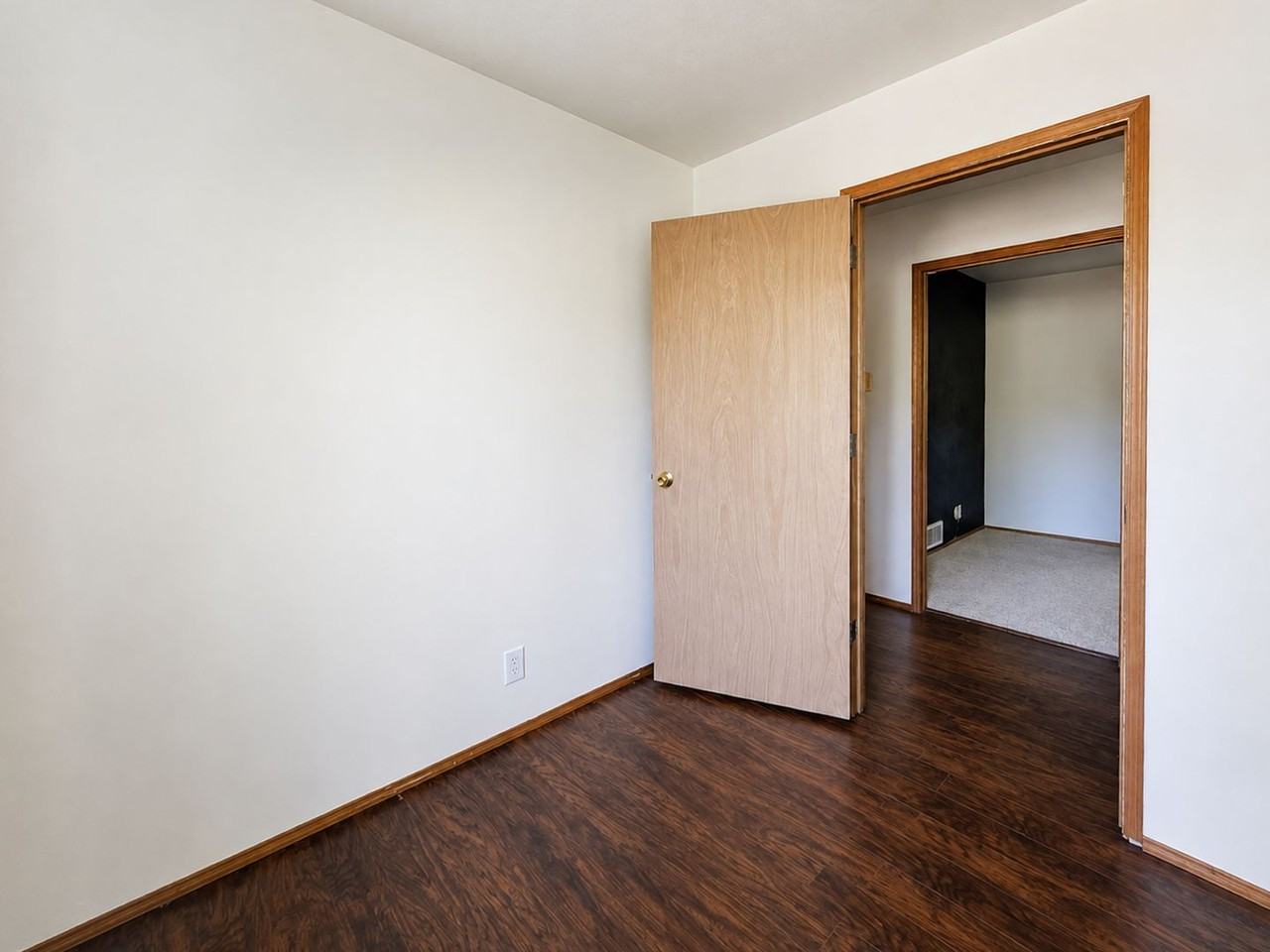 1817 Nw Mulholland Blvd - Photo 5 of 21