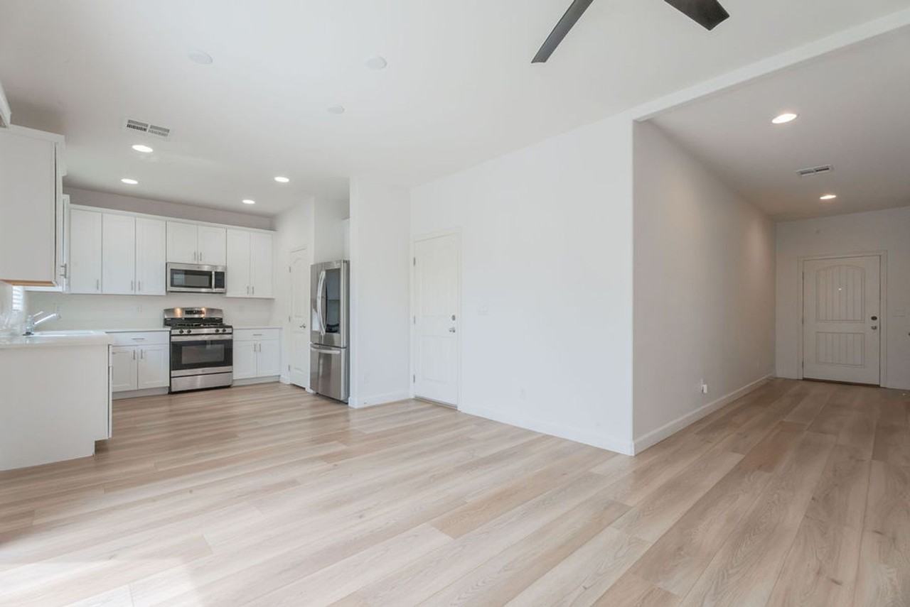 5474 Enchanted Rose St - Photo 3 of 37