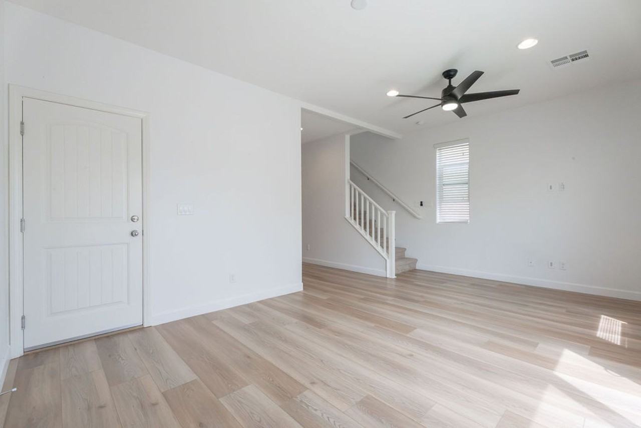 5474 Enchanted Rose St - Photo 5 of 37