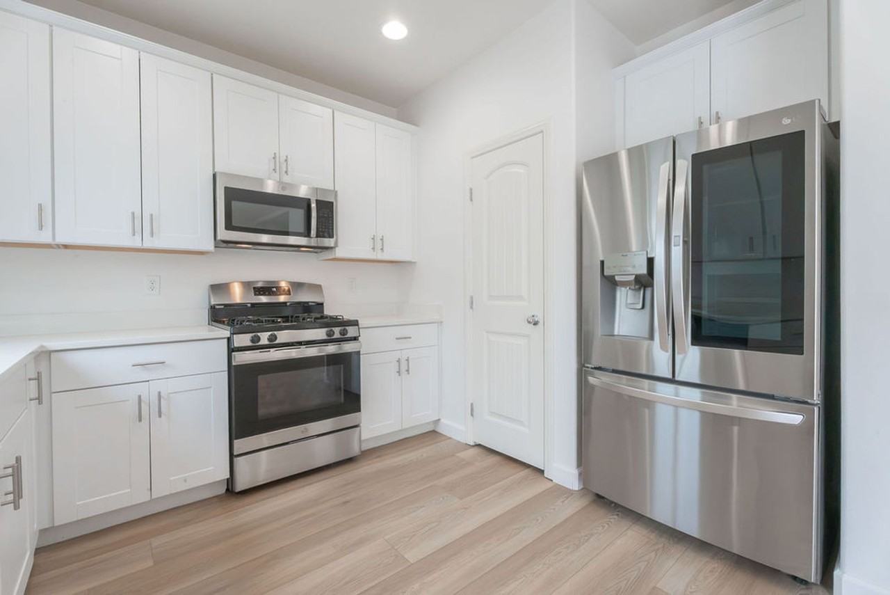 5474 Enchanted Rose St - Photo 7 of 37