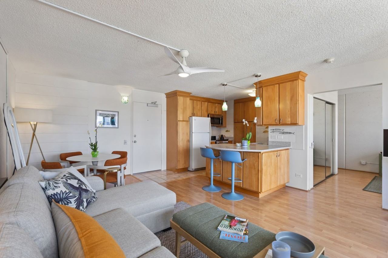 754 Ekela Ave - Photo 6 of 21