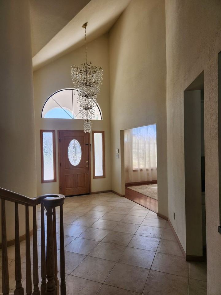 3714 W Woodside Ave - Photo 2 of 21