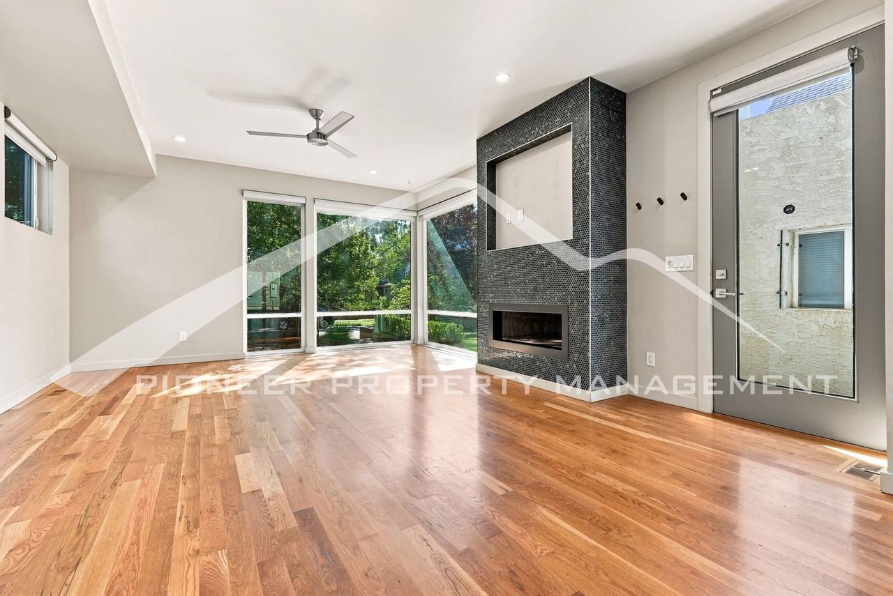 3625 Mariposa St - Photo 4 of 30