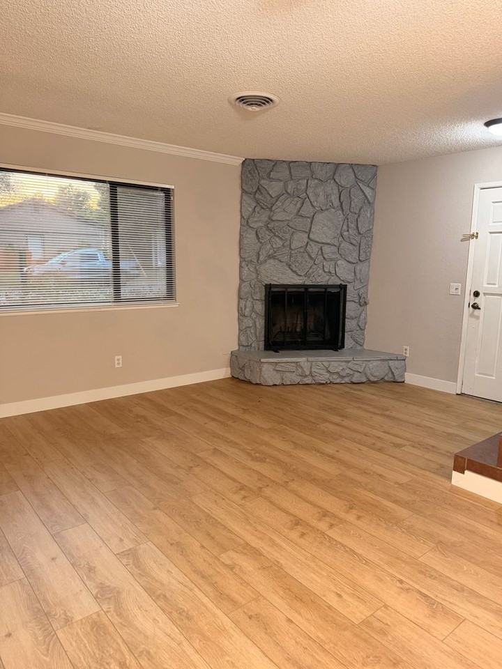 1975 Bechelli Ln - Photo 3 of 21