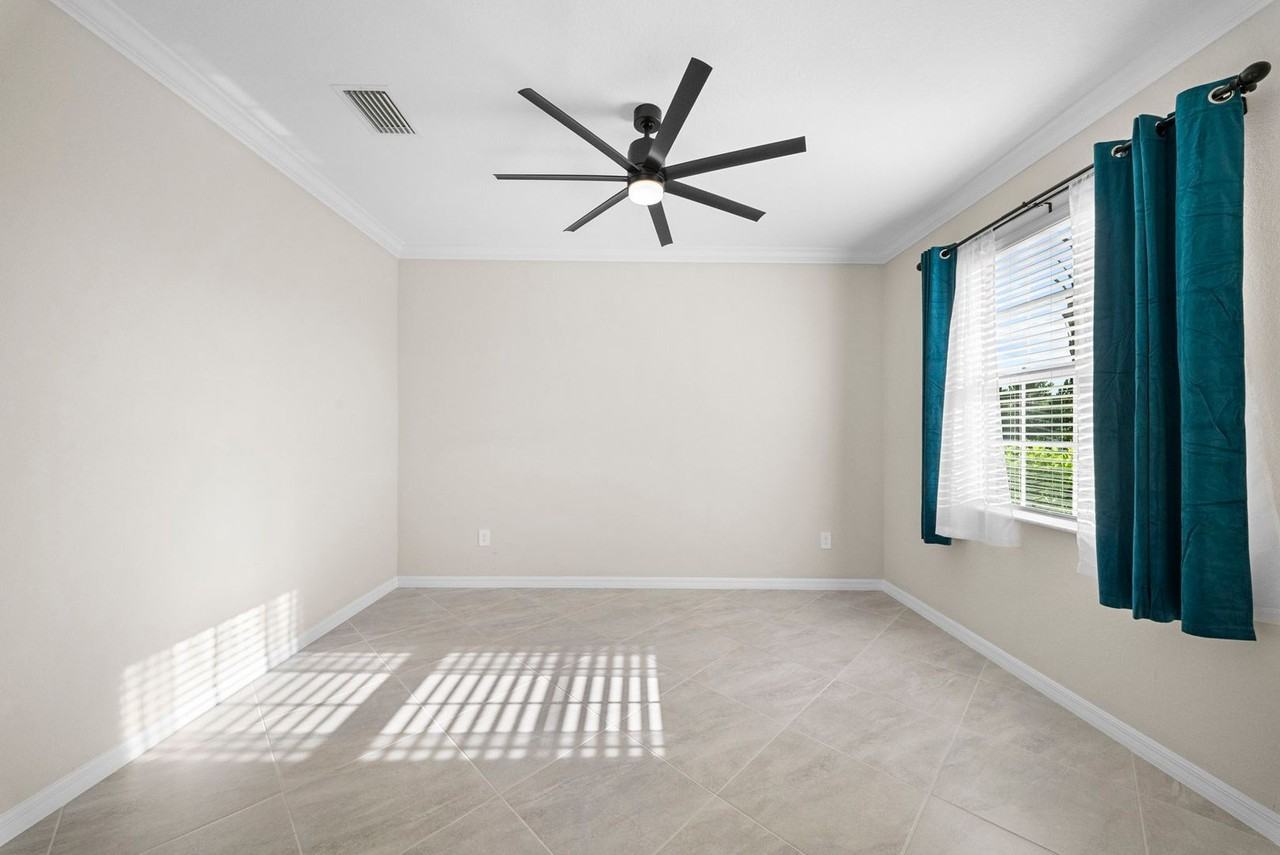 3697 E Hampton Cir - Photo 4 of 33