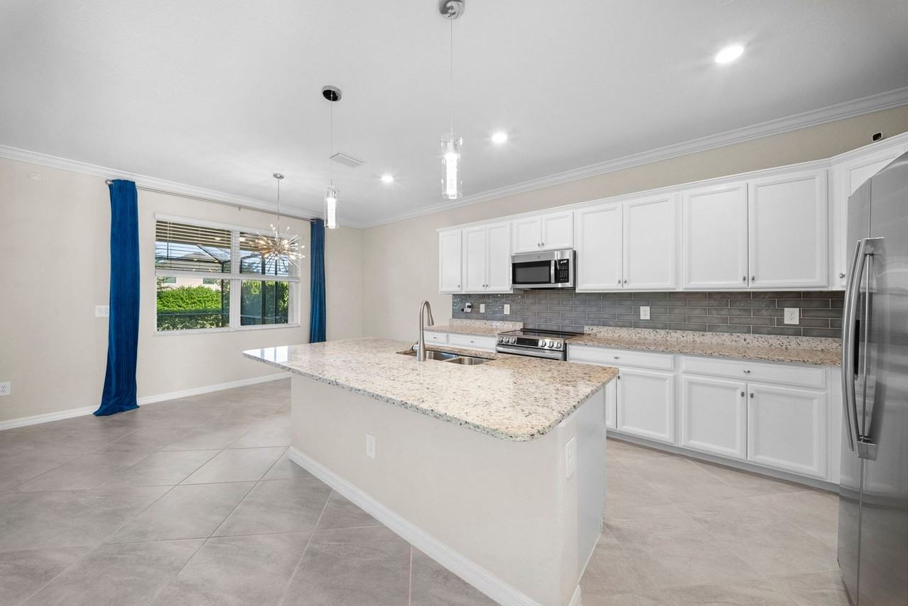 3697 E Hampton Cir - Photo 7 of 33