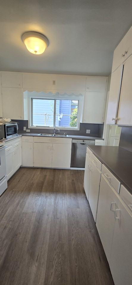6341 4th Ave Ne #1 - Photo 7 of 27