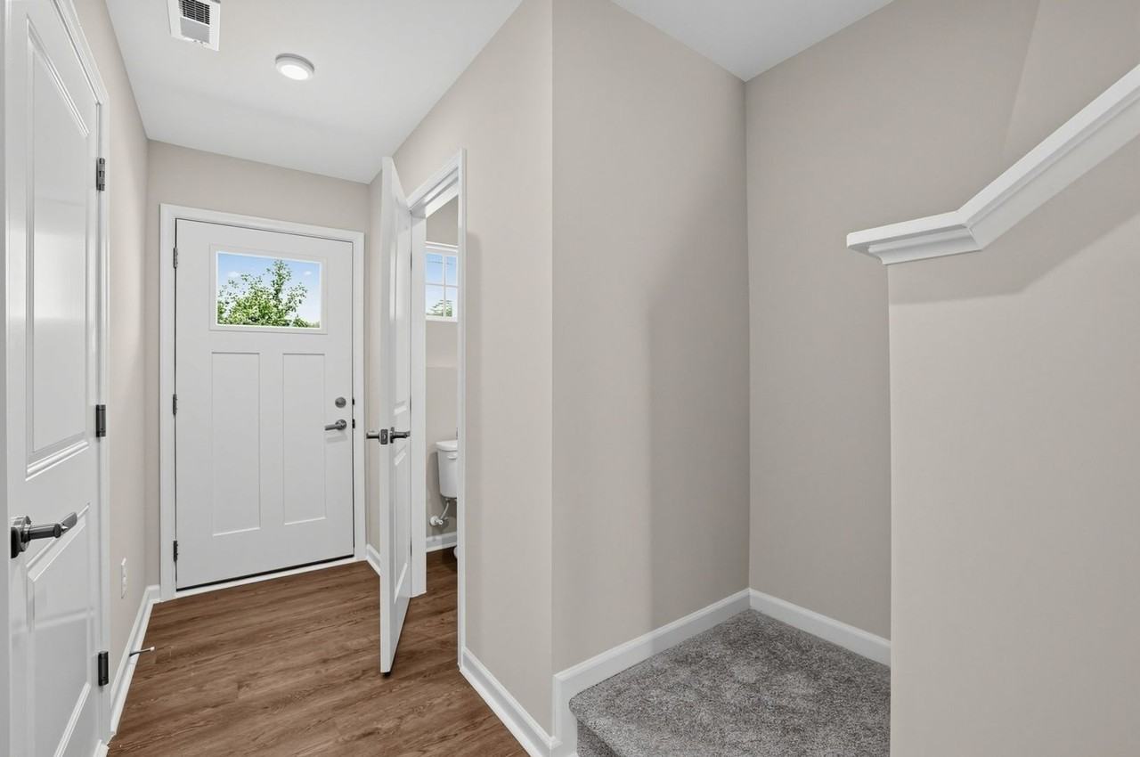 1042 Westergard Way - Photo 3 of 21