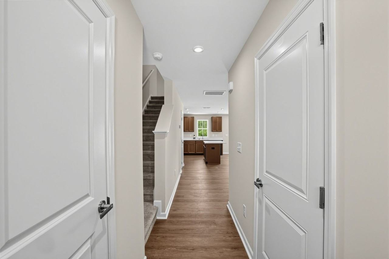 1042 Westergard Way - Photo 4 of 21