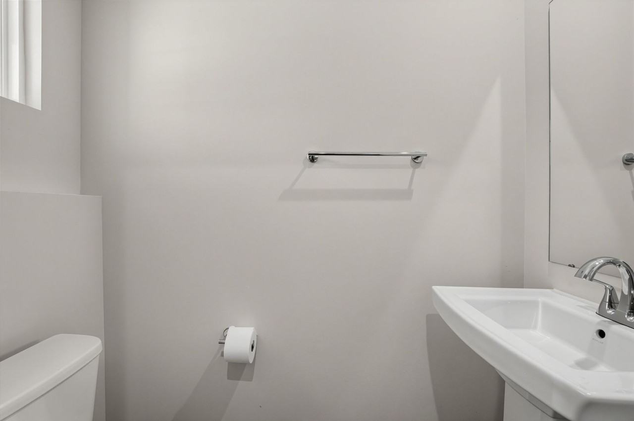 1042 Westergard Way - Photo 5 of 21